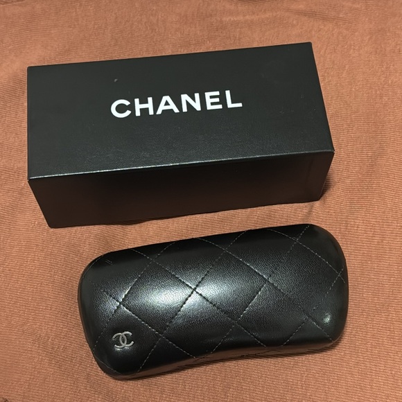 CHANEL Black Frame Quilted CC Logo Sunglasses - Picture 10 of 12